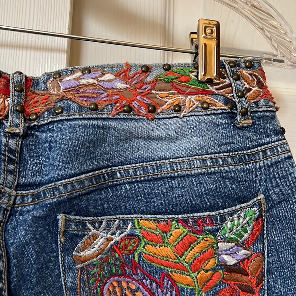 VTG Basil and Maude Embroidered Studded Jeans EC